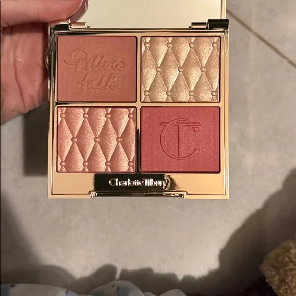 Charlotte Tilbury Pillow Talk Beautifying Face Palette - Picture 4 of 4